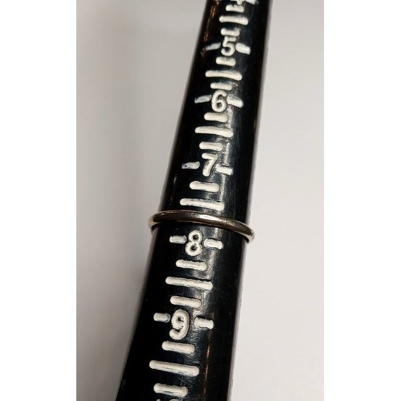 Size 7.75 Gold Tone Red Rhinestone Chunky Ring -1 MISSING STONE - Picture 8 of 8